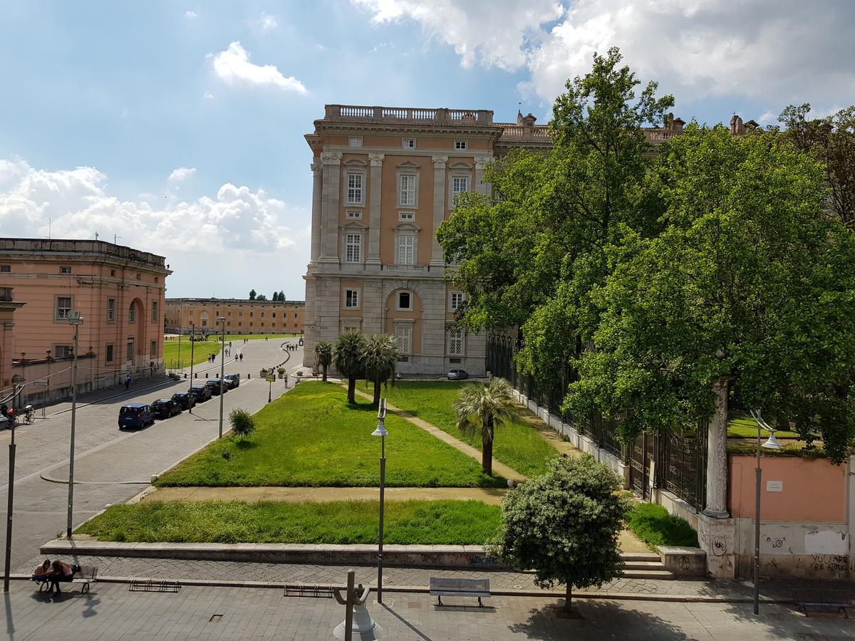 L'Insolita Reggia Caserta Eksteriør bilde