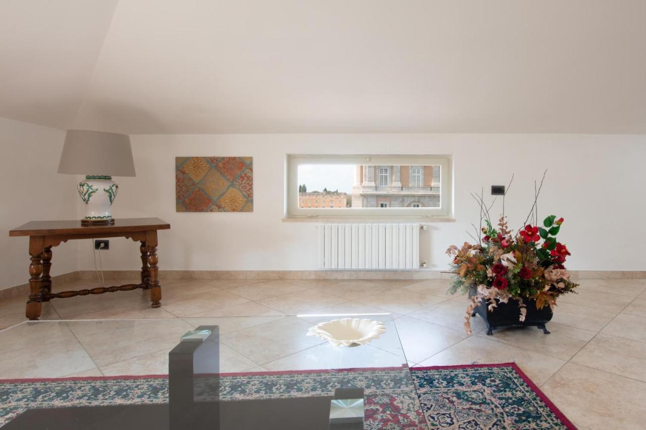 L'Insolita Reggia Caserta Eksteriør bilde
