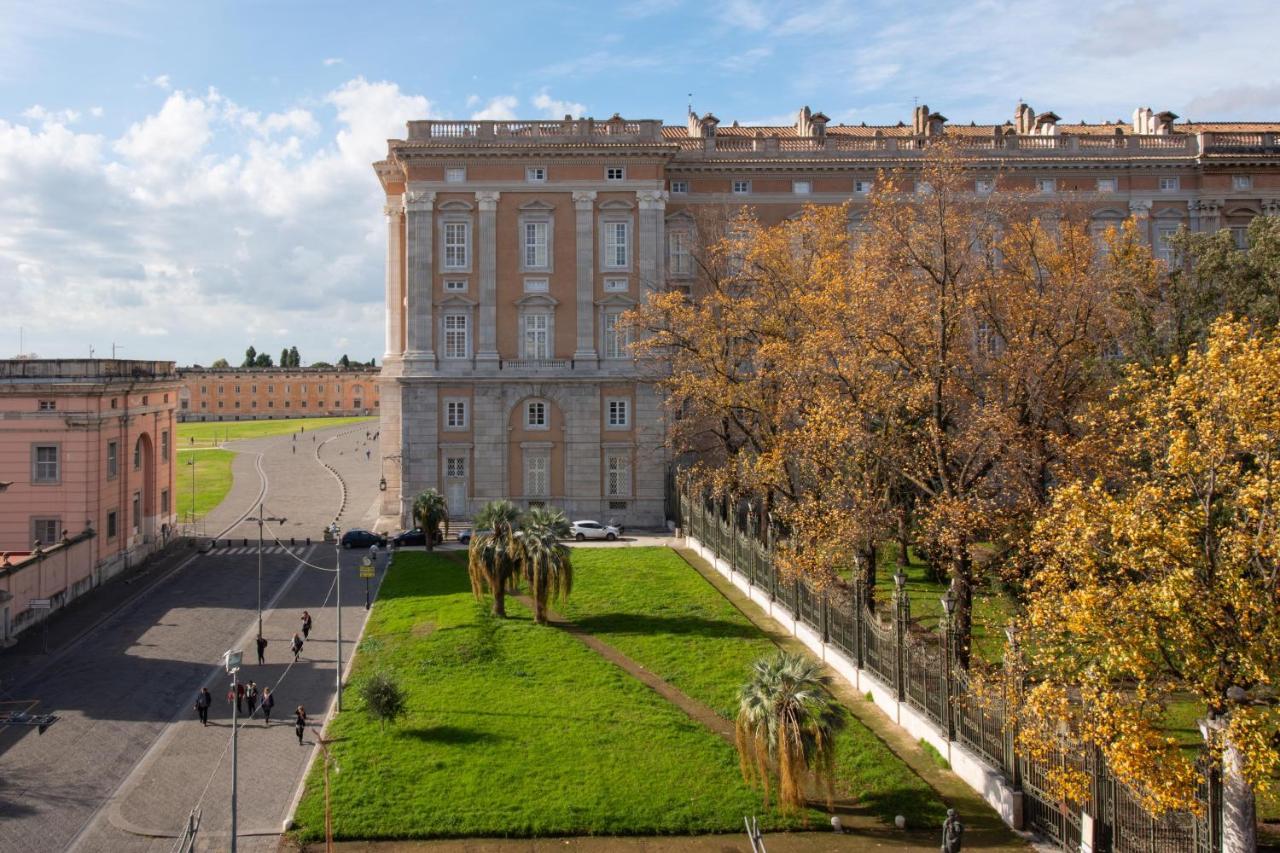 L'Insolita Reggia Caserta Eksteriør bilde