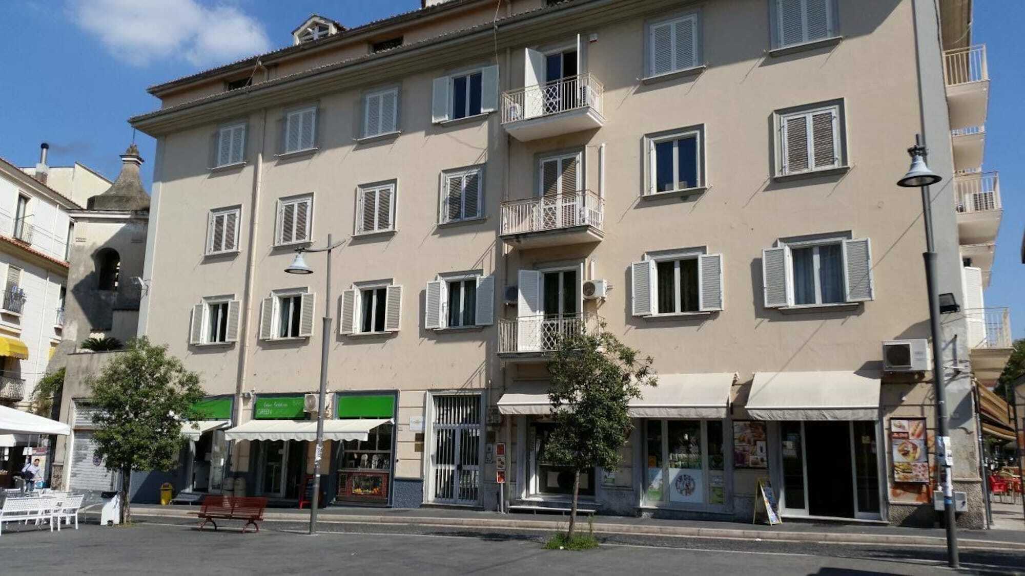 L'Insolita Reggia Caserta Eksteriør bilde